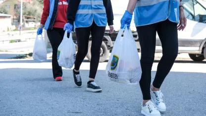 Menemen Belediyesi Aşevi’nden her gün 10 bin kişiye yemek