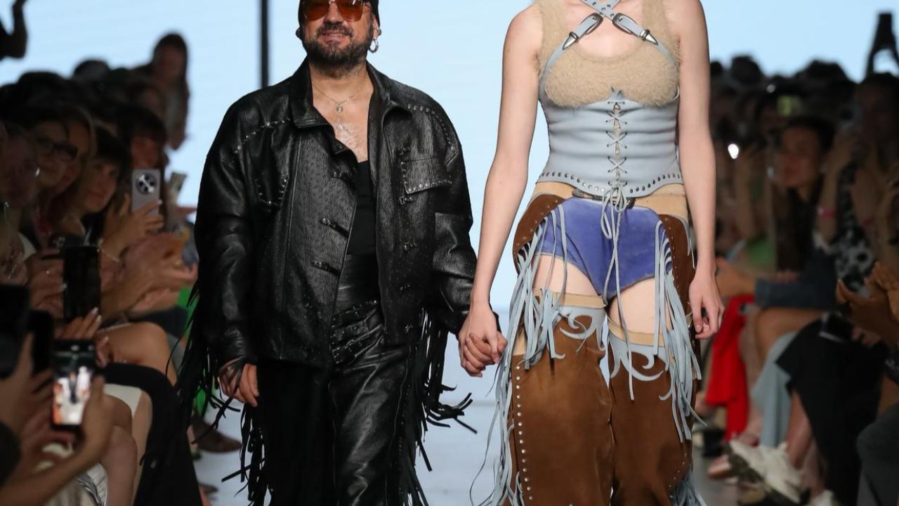 NO APOLOGIES öfkeyle değil, özgürlükle yükseliyor