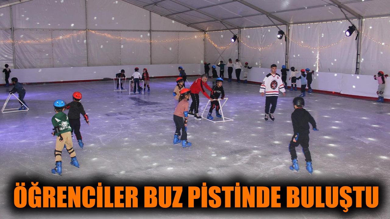 Öğrenciler buz pistinde buluştu
