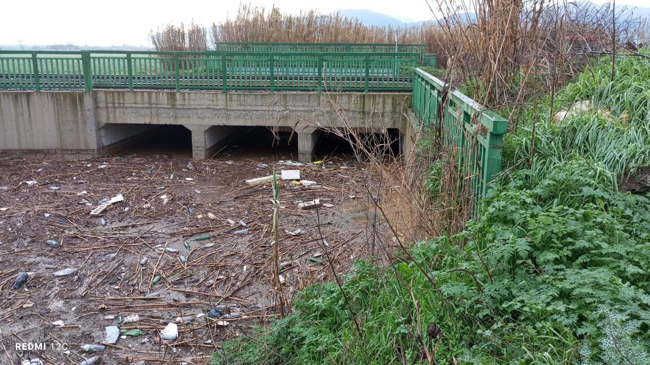 Sağanak yağış Ödemiş'te zarara neden oldu