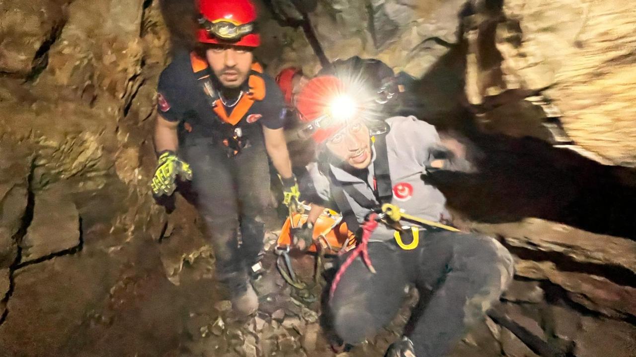 Selçuk’ta mağarada 9 saatlik kurtarma seferberliği