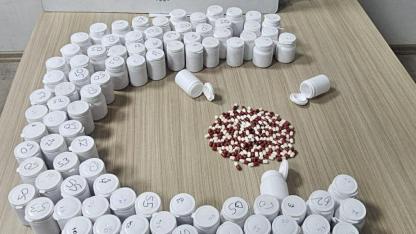 Şüphe üzerine durduruldu: Torbasından uyuşturucu hap çıktı