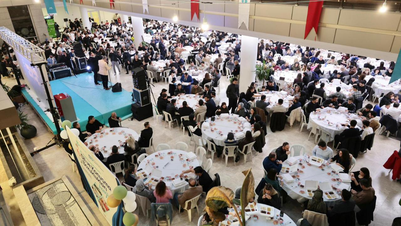 AK Parti İzmir Gençlik Kolları'ndan Bakırçay'da iftar!