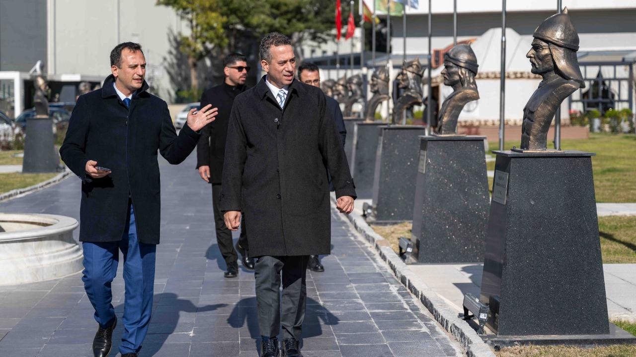 Ali Mahir Başarır Bornova’dan mesaj verdi