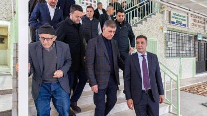 Başkan Tugay bayram namazında Bucalılarla buluştu