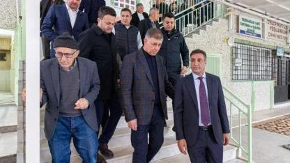 Başkan Tugay bayram namazında Bucalılarla buluştu