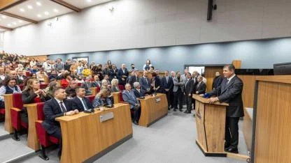 Başkan Tugay Büyükşehir Belediyesi personeliyle bayramlaştı