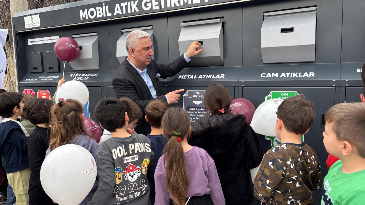 Bergama belediyesi'nden sıfır atık günü'nde çevreye büyük katkı