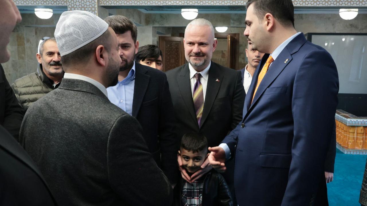 Binlerce Menemenli tek yürek oldu