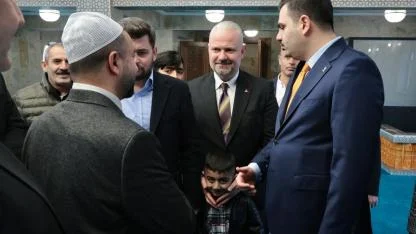 Binlerce Menemenli tek yürek oldu