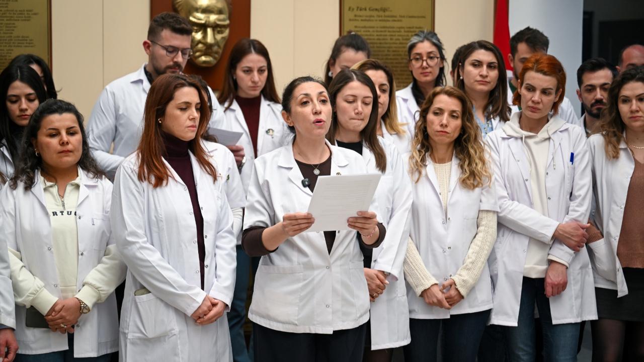 Bornova’da BELGEM Öğretmenlerinden Şiddete İsyan: