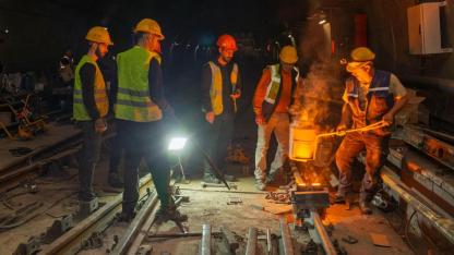 Bornova’da metro hattında raylar yenileniyor
