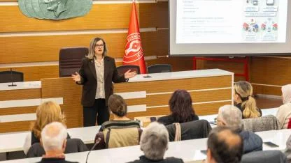 Bornova’da muhtarlar için Dijital Dönüşüm Eğitimi