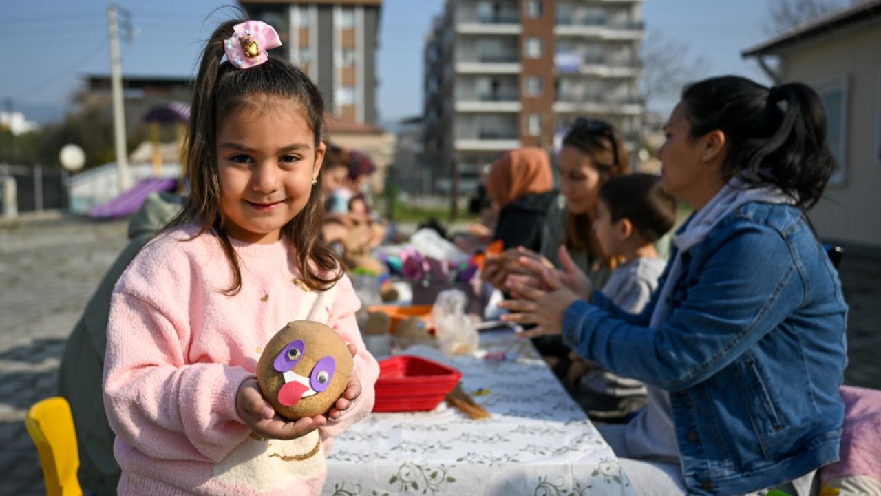 Bornovalı miniklere “Çim Adam Atölyesi”