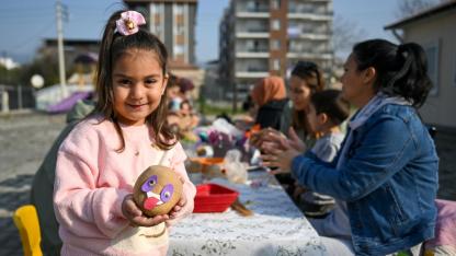 Bornovalı miniklere “Çim Adam Atölyesi”