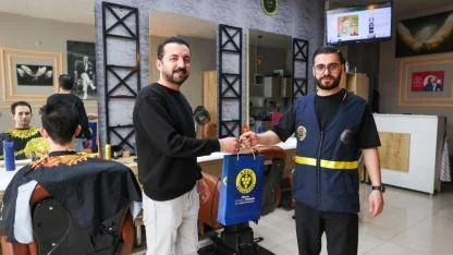 Buca Belediyesi berberleri unutmadı