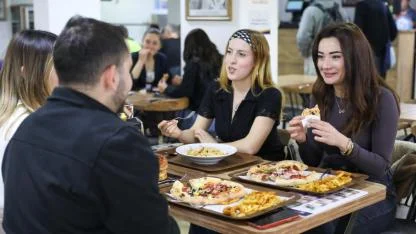 Buca’da gençliğin buluşma noktası: Üzüm Cafe