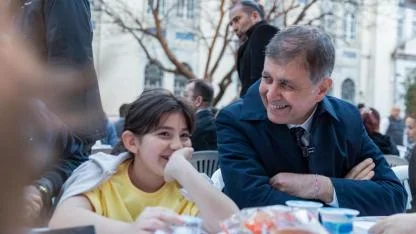 Büyükşehir Belediyesi iftar sofrası Kemeraltı'nda kuruldu