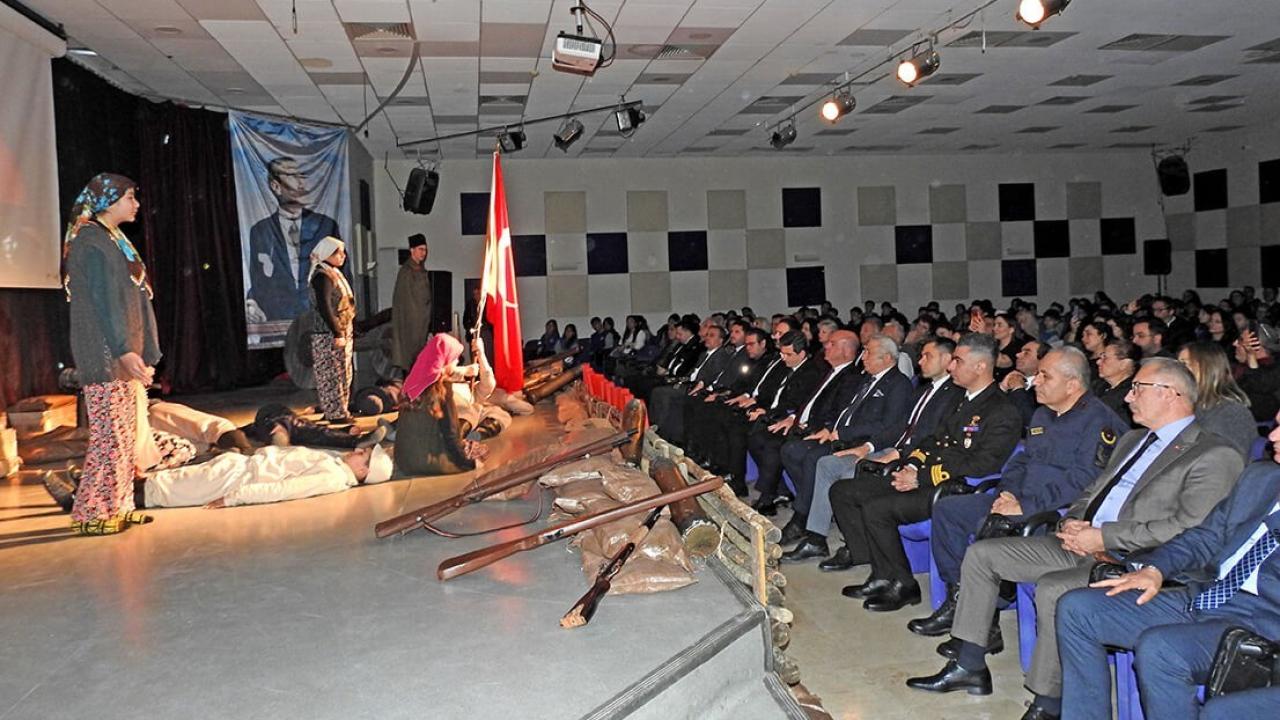 Çeşme'de, duygu dolu Çanakkale anması