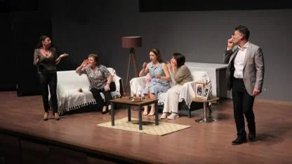 Dikili’de 27 Mart Dünya Tiyatro Günü Coşkusu