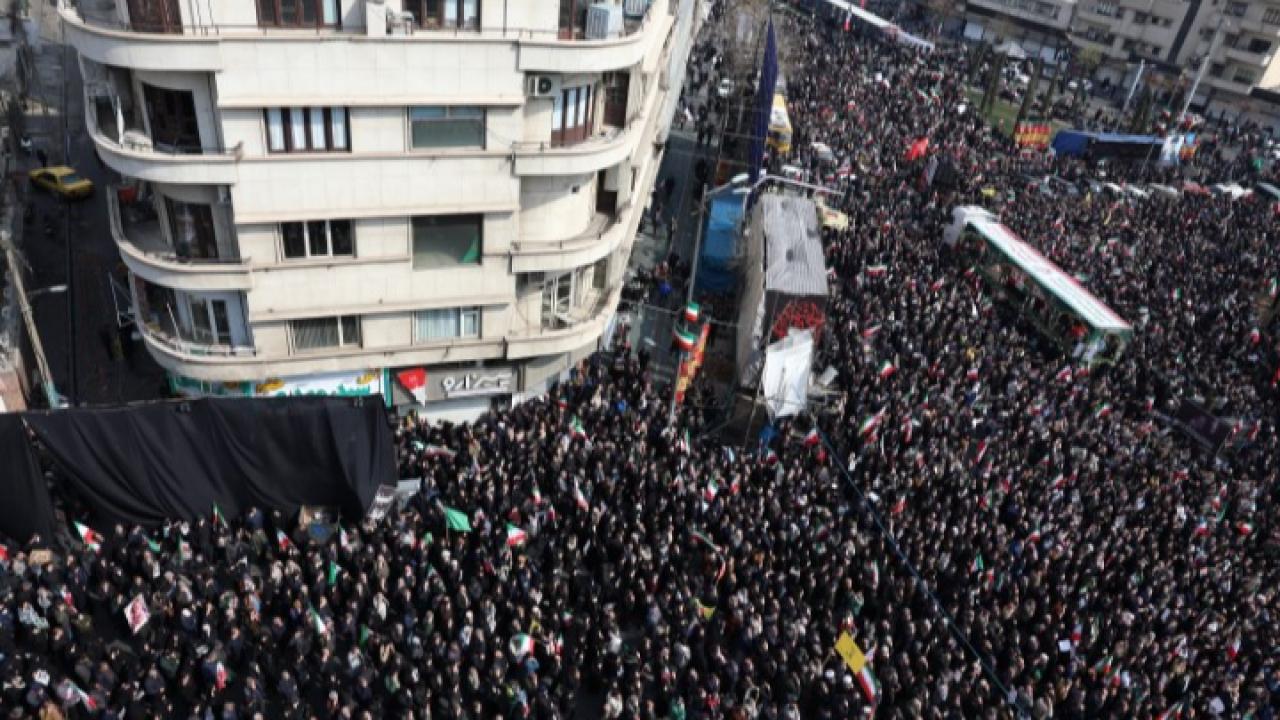 İran'da üst düzey askeri yetkililer için cenaze töreni