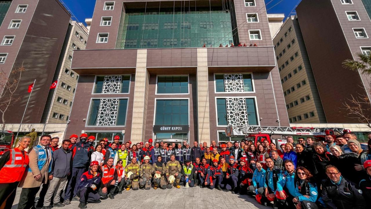 İzmir Adliyesi’nde nefes kesen bomba tatbikatı