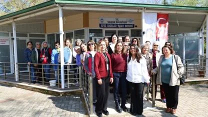 İzmir Büyükşehir Belediyesi'nden kadınlara sağlık eğitimi