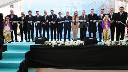 İzmir'de 20 yeni okul eğitime açıldı