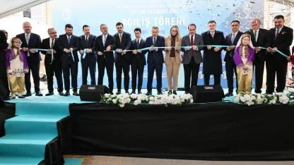 İzmir'de 20 yeni okul eğitime açıldı
