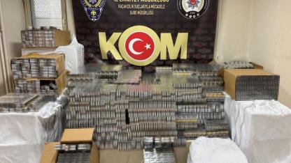 İzmir'de 4,5 milyonluk kaçak tütün mamulü ele geçirildi
