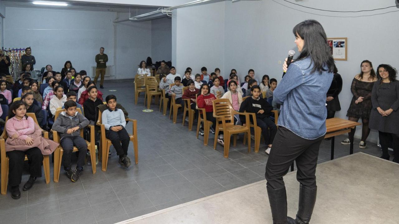 İzmir’de çocuklar iklim için ayakta