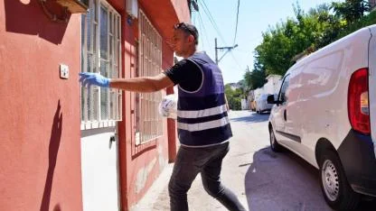 İzmir’de dayanışma seferberliği Büyükşehir milyonlara ulaştı