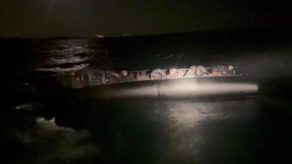 İzmir'de lastik bot içerisinde 45 düzensiz göçmen yakalandı