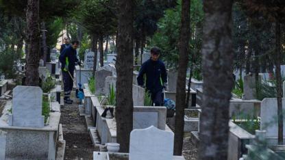 İzmir’de mezarlıklar Ramazan Bayramı’na hazırlanıyor