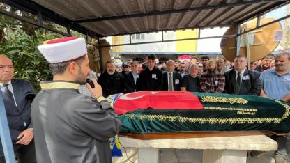 İzmir'de öldürülen taksi şoförü son yolculuğuna uğurlandı