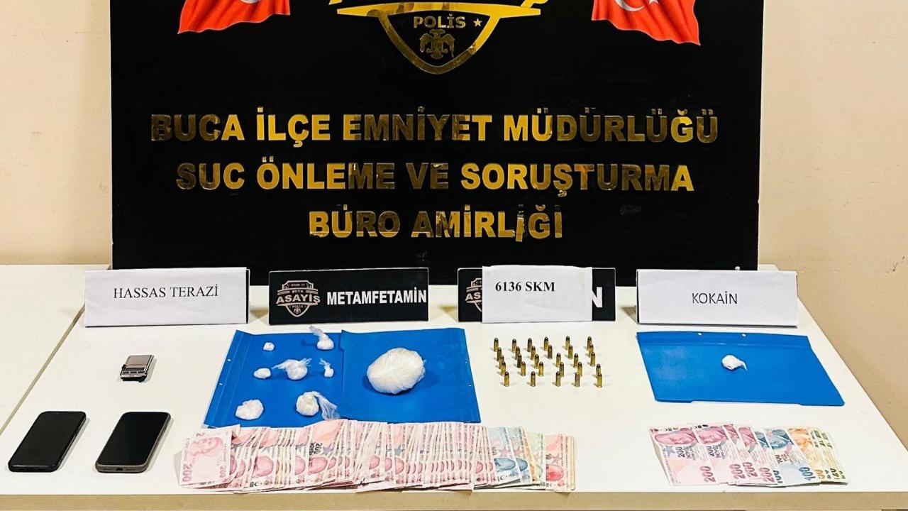 İzmir'de uyuşturucu operasyonu: 2 gözaltı