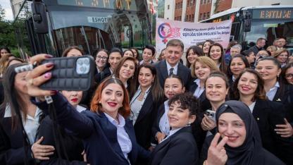 İzmir’in kadınlarıyla tam yol ileri