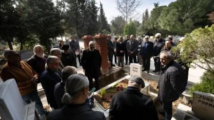 İzmirli usta gazeteci mezarı başında anıldı