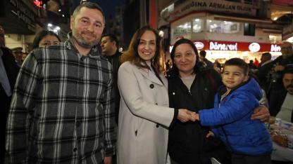 Karşıyaka Çarşı’ya dev sofra: 5 bin kişi iftarda buluştu