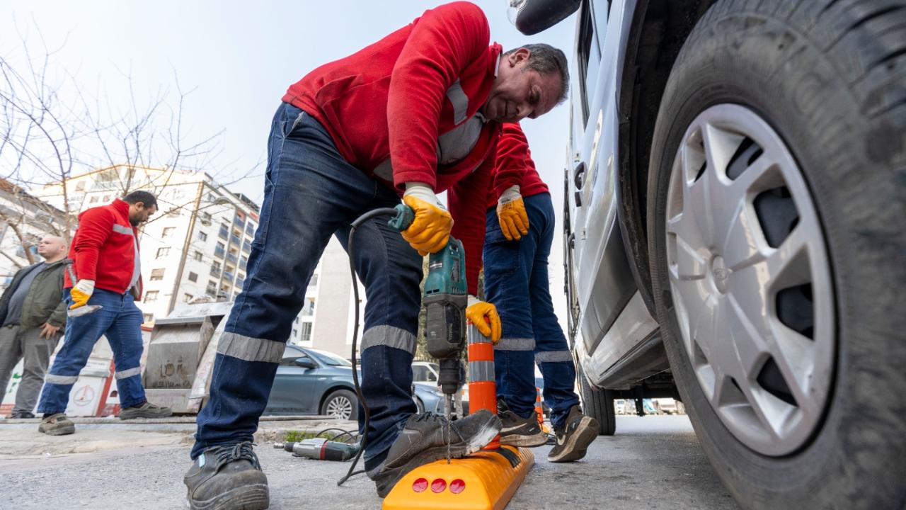 Karşıyaka’da çöp toplama verimliliği için dubalı önlem