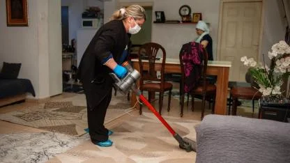 Karşıyaka’da evde temizlik hizmeti başladı