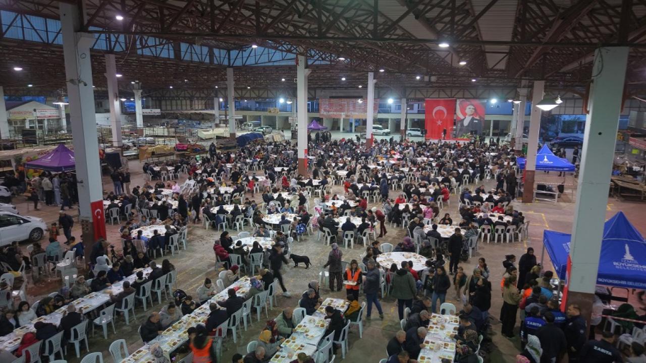 Menderes’te Binler Aynı Sofrada