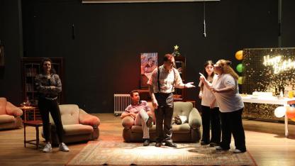 Menemenli oyuncular sahnede yıldızlaştı