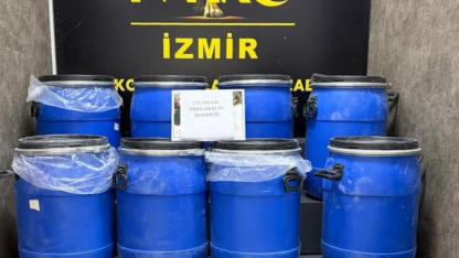 İzmir'de uyuşturucu sevkiyatına polisten operasyon