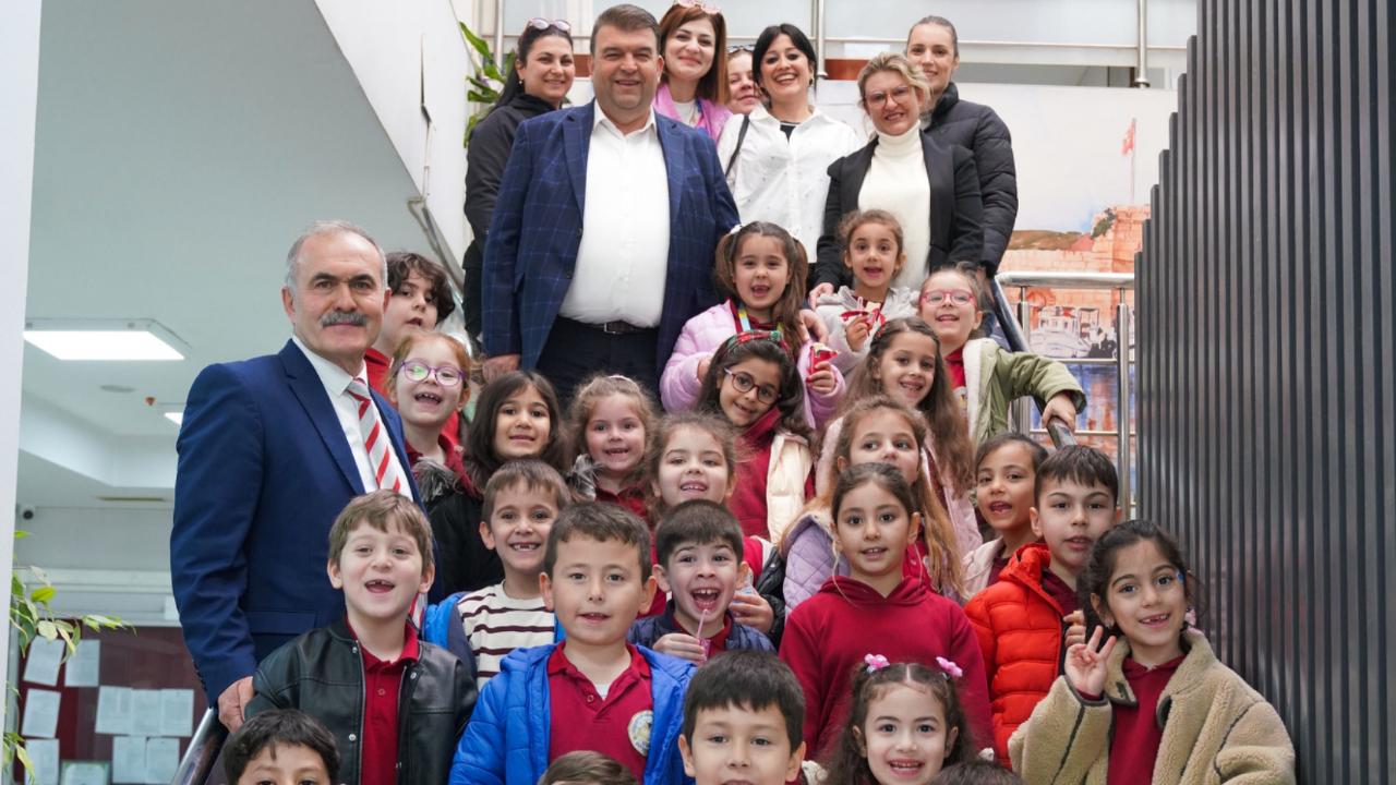 Seferihisar’da minik kalplerden büyük dayanışma