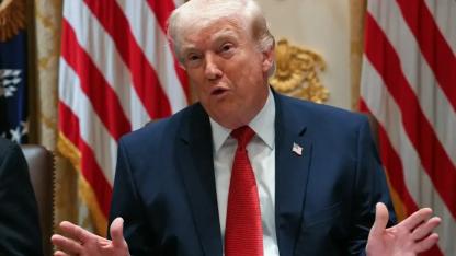 Trump: "İran, benimle anlaşma yapmak için yalvarıyor"