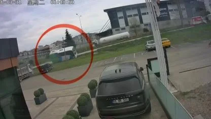 Yarışmadan dönen öğrencileri taşıyan araç kaza yaptı