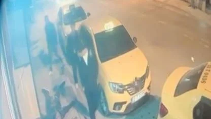 Yerde can çekişirken bakıp geçtiler, hayatını kaybetti