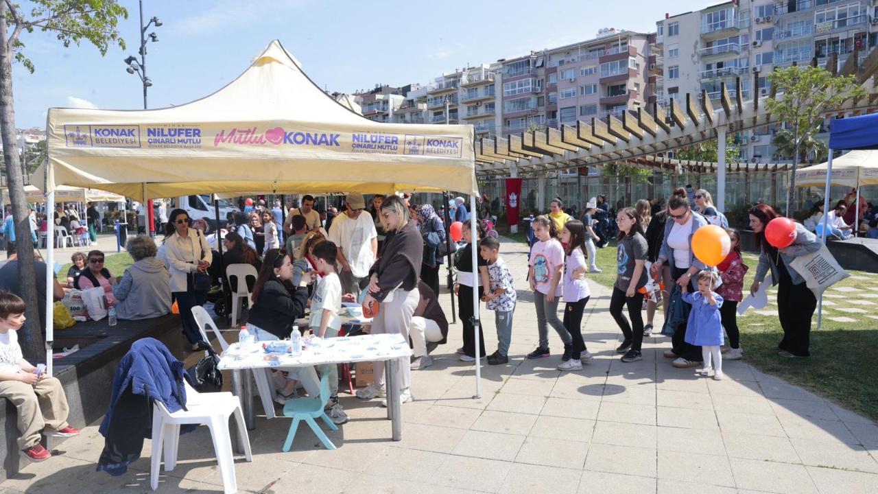 23 Nisan coşkusu Konak’tan yayıldı