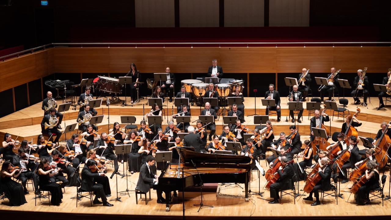 25. yıla notalarla görkemli kutlama